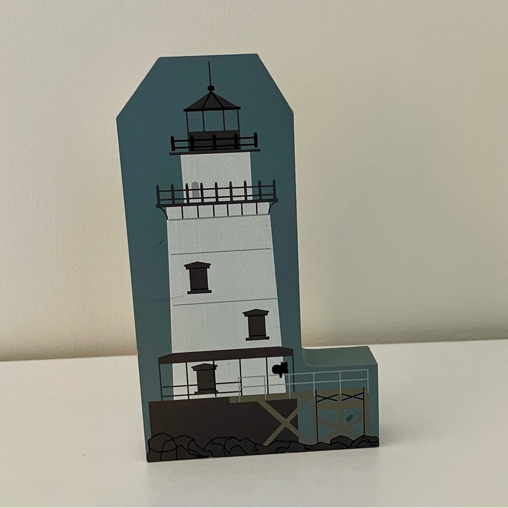 The Cats Meow Conimicut Light Lighthouse Figurine